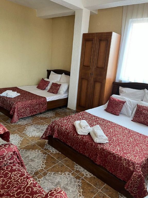 Араик — Семейный номер пятиместный стандарт с видом на море