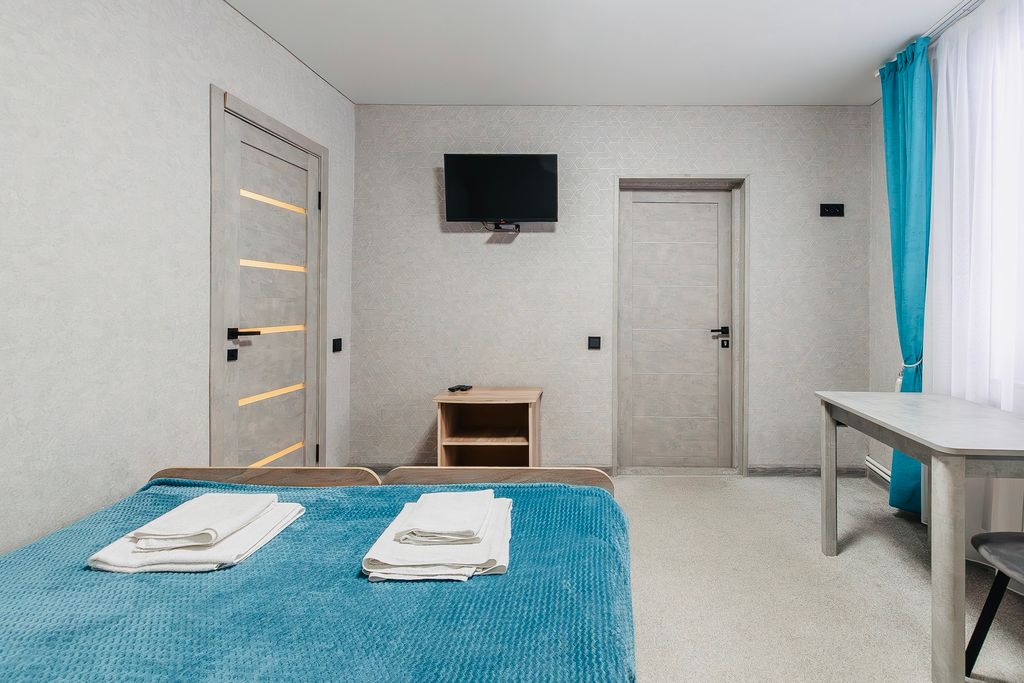 Гранд Алтай — Двухместный номер с 2 отдельными кроватями стандарт (дом Кедр)