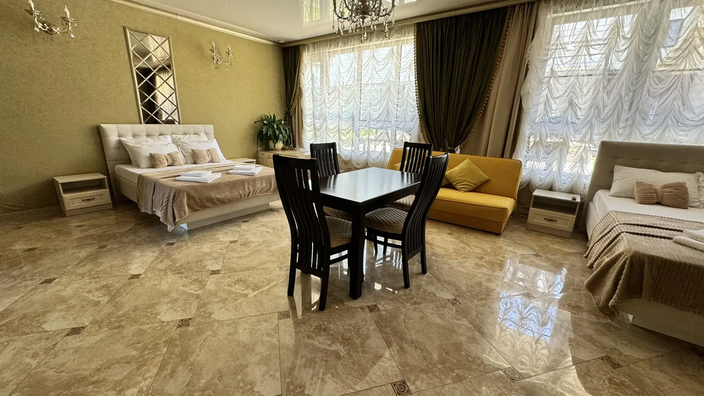 Сакура — Семейный номер Шестиместный Стандарт улучшенный с кухней