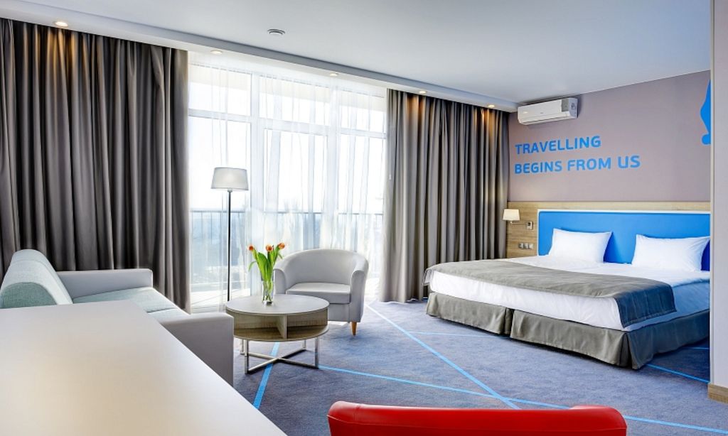 Старт — Двухместный номер с 1 кроватью джуниор сюит с диваном