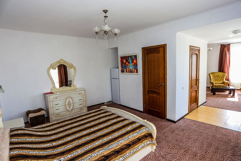 Ривьера — Семейный номер люкс