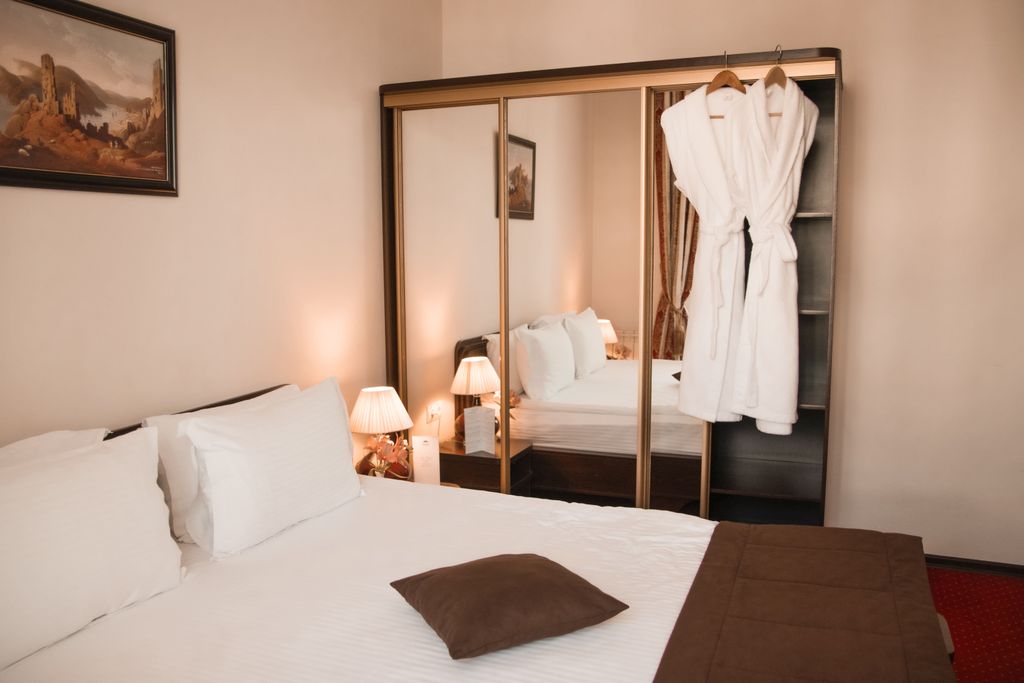 Севастополь — Семейный номер Полулюкс с видом на театр и море