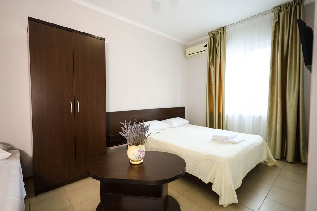 ДиНастия — Трёхместный номер Стандартный