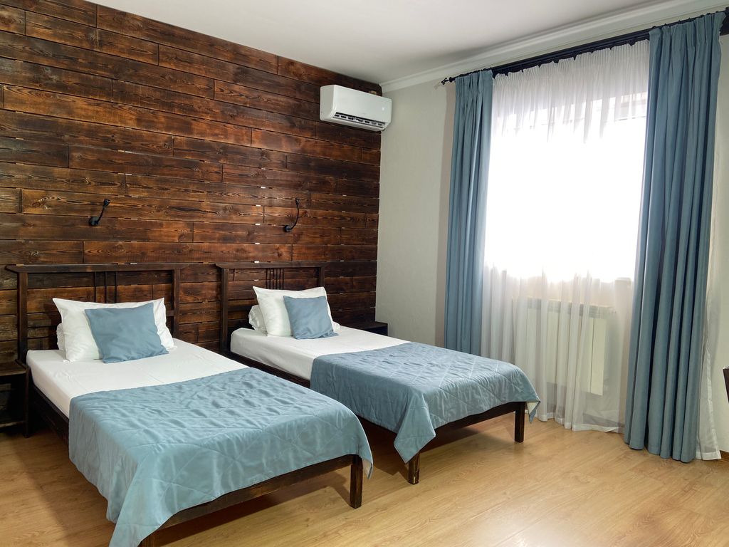 Альпийский двор — Двухместный номер с 2 отдельными кроватями Стандарт с раздельными кроватями