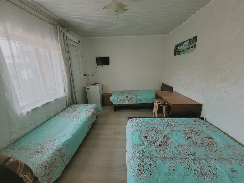 Друзья — Четырёхместный номер улучшенный