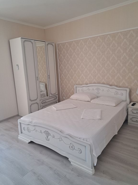 Соната — Четырёхместный номер Люкс 1й этаж