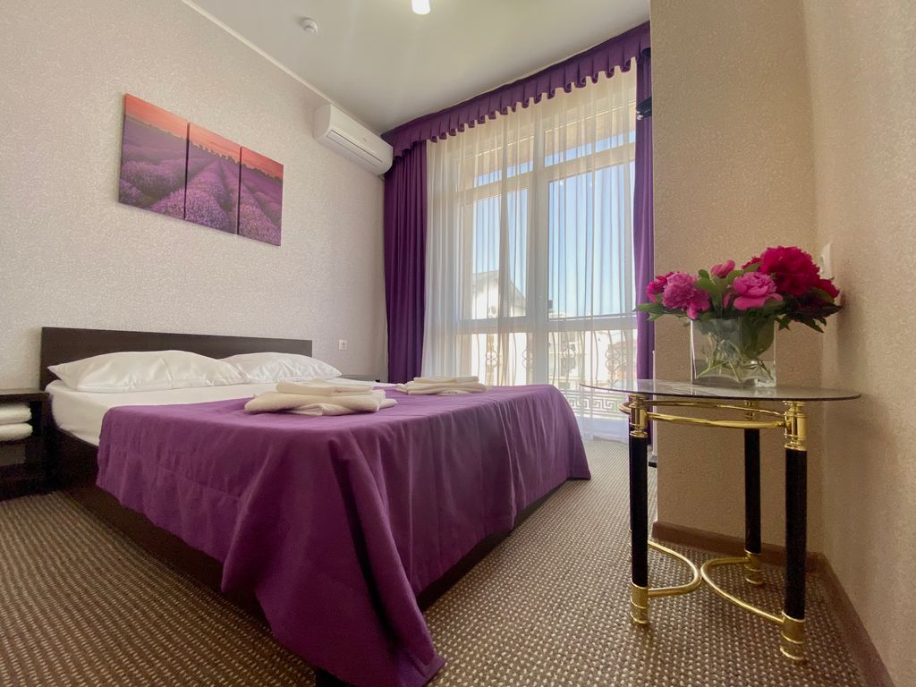 Усадьба Шаповаловых — Двухместный номер с 1 кроватью Номер с французским балкончиком