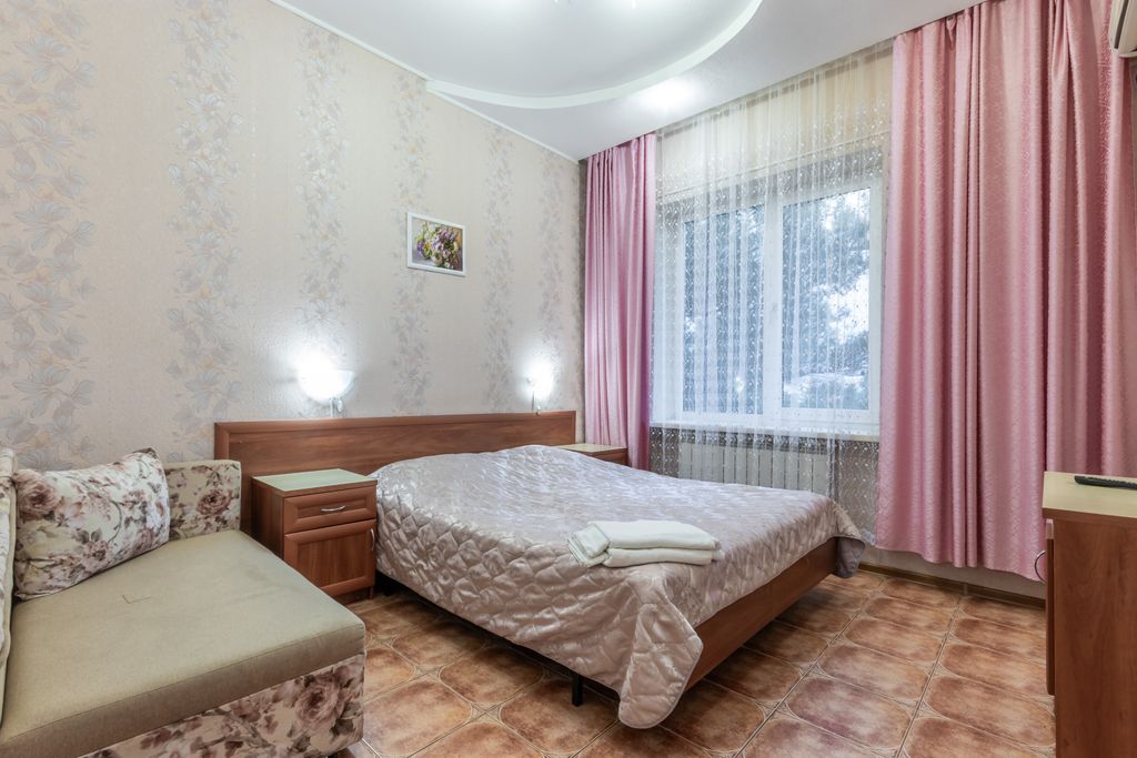 Малахит — Трёхместный номер студия