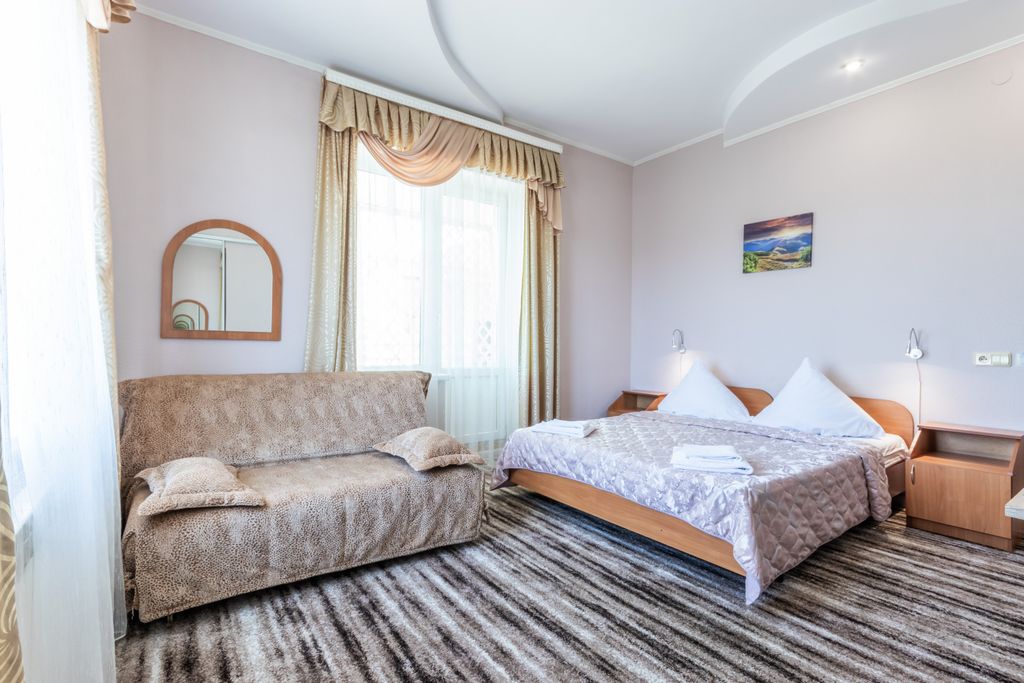 Малахит — Четырёхместный номер  улучшенный