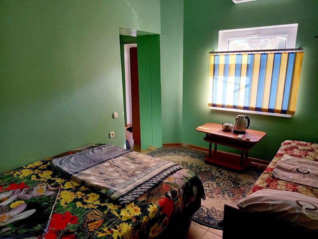 Тихий дворик — Трёхместный номер стандарт