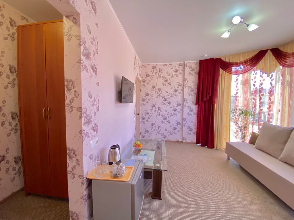 Усадьба Шаповаловых — Семейный номер люкс