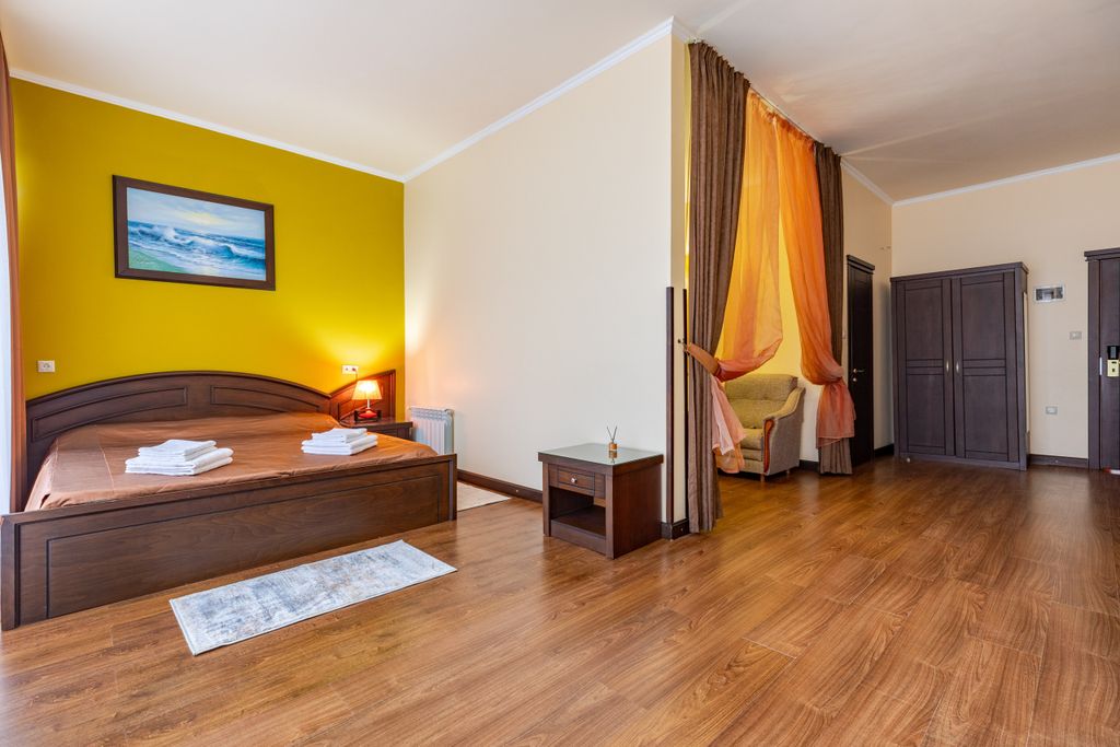 Катран — Семейный номер Полулюкс без балкона