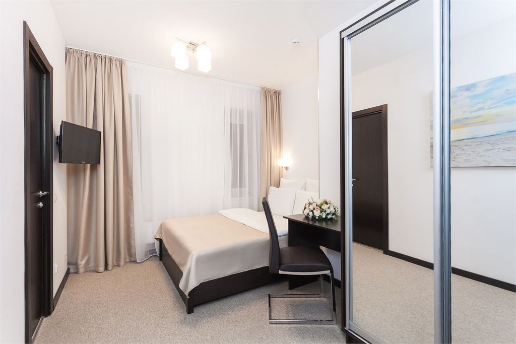 Силуэт — Двухместный номер с 1 кроватью комфорт-плюс с дополнительной кроватью