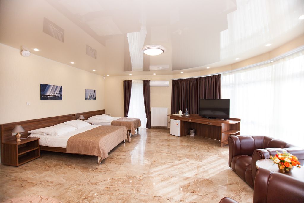 Регата — Семейный номер люкс