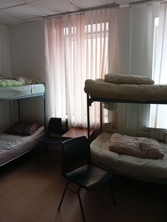 Атмосфера — Многоместный смешанный номер восьмиместный (душ/туалет общий)