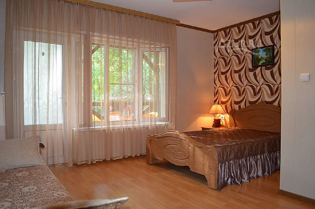 ВИталия — Семейный номер Пятиместное размещение на 2 этаже (№6)