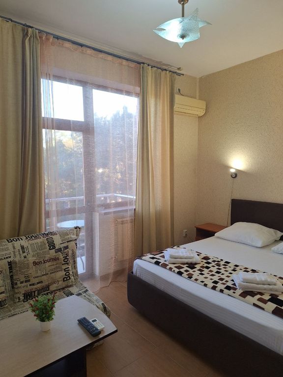 Кузбасс — Трёхместный номер с балконом