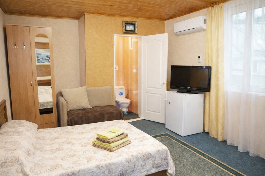 Green Palace — Трёхместный номер Н4 стандарт 2 этаж