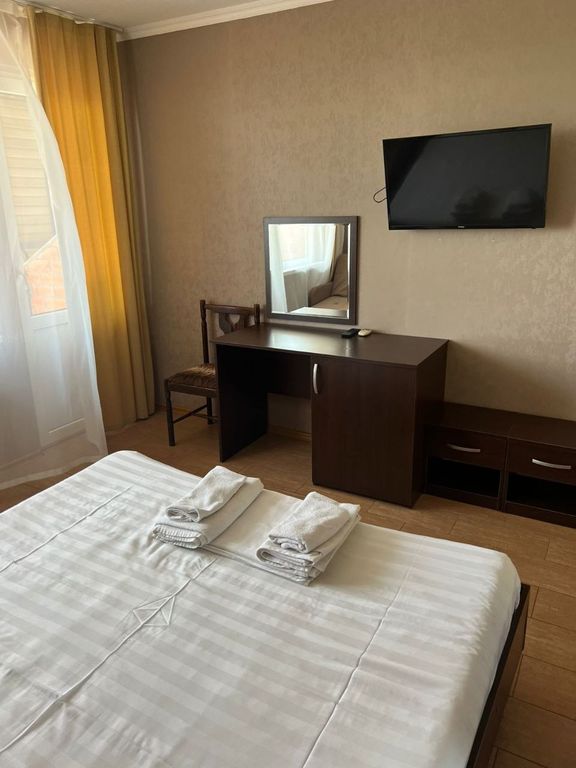 Высокий замок — Четырёхместный номер стандарт с видом на море