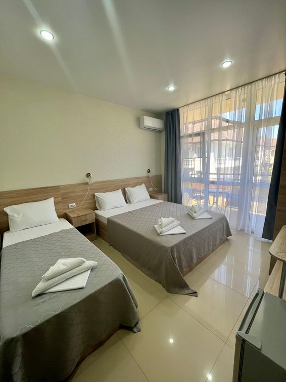 Добрый — Трёхместный номер Трёхместный стандарт с видом на горы