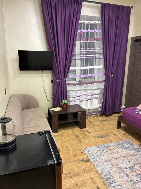 Эко-хостел — Двухместный номер с 2 отдельными кроватями Фиолетовая комната