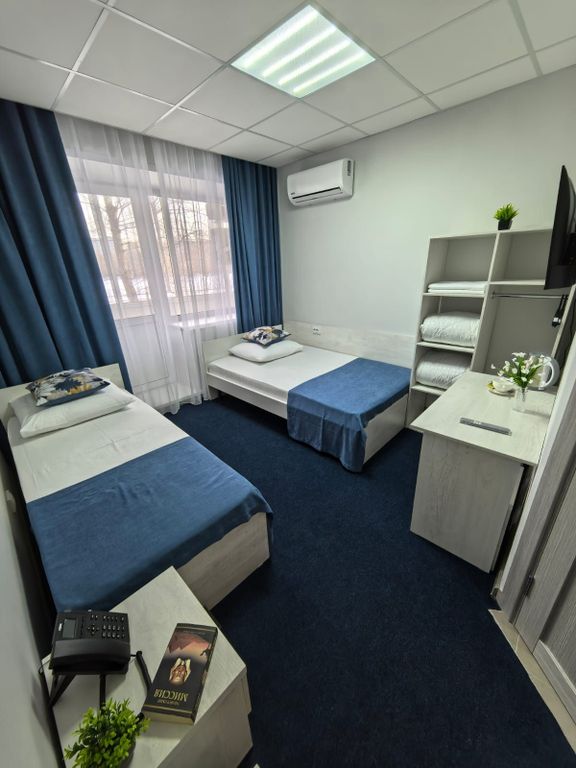 Белая Ворона — Двухместный номер с 2 отдельными кроватями стандарт