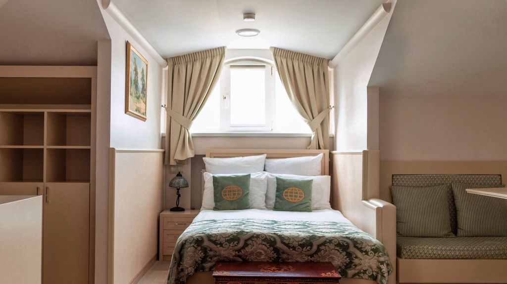 Меншиков — Двухместный номер с 1 кроватью полулюкс мансарда