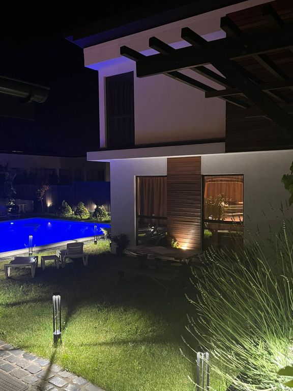 ЭлеОн Хаус — Дом Отдельно стоящая Вилла у бассейна