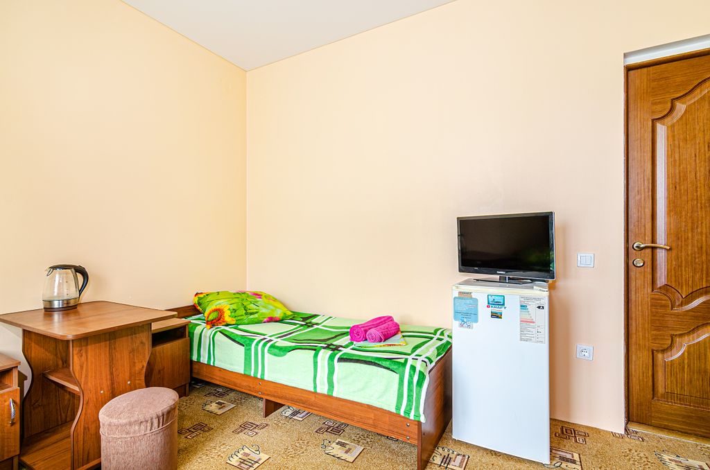 Лилия — Двухместный номер с 2 отдельными кроватями 14 Стандарт с балконом