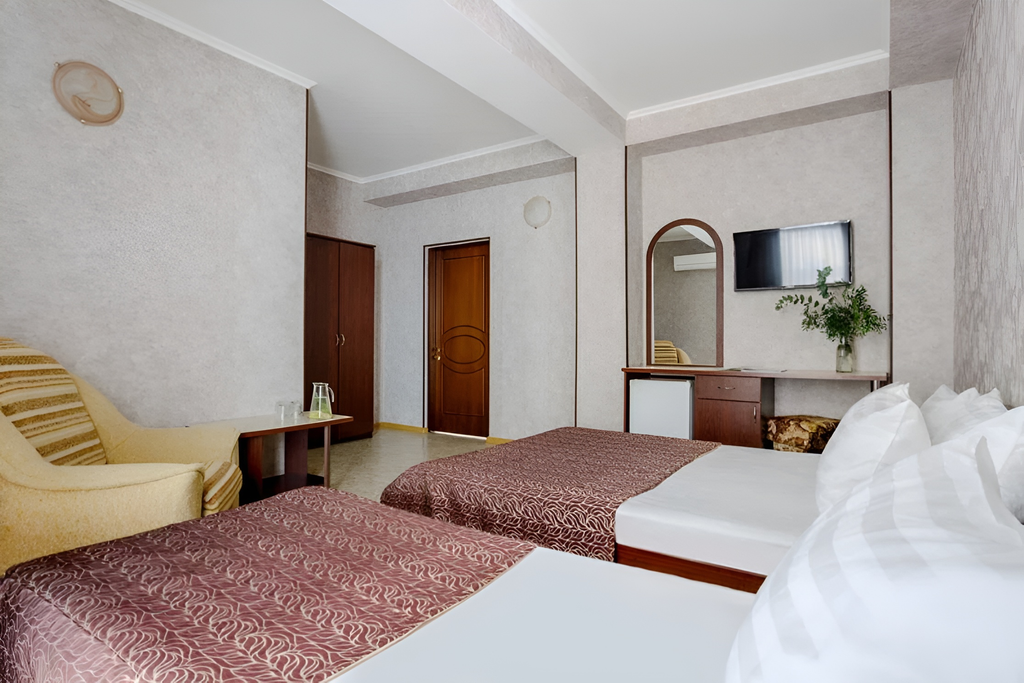 Посейдон 2 — Трёхместный номер стандарт