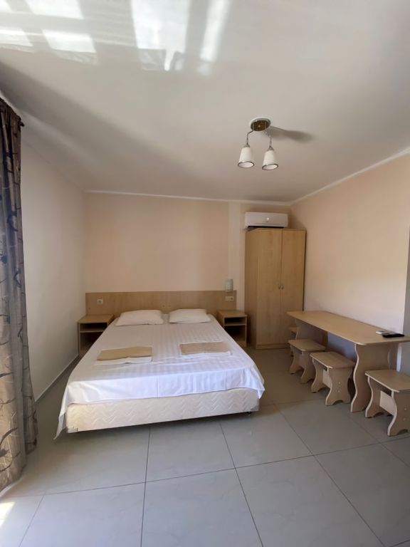 Виноград — Четырёхместный номер студия с кухонной зоной