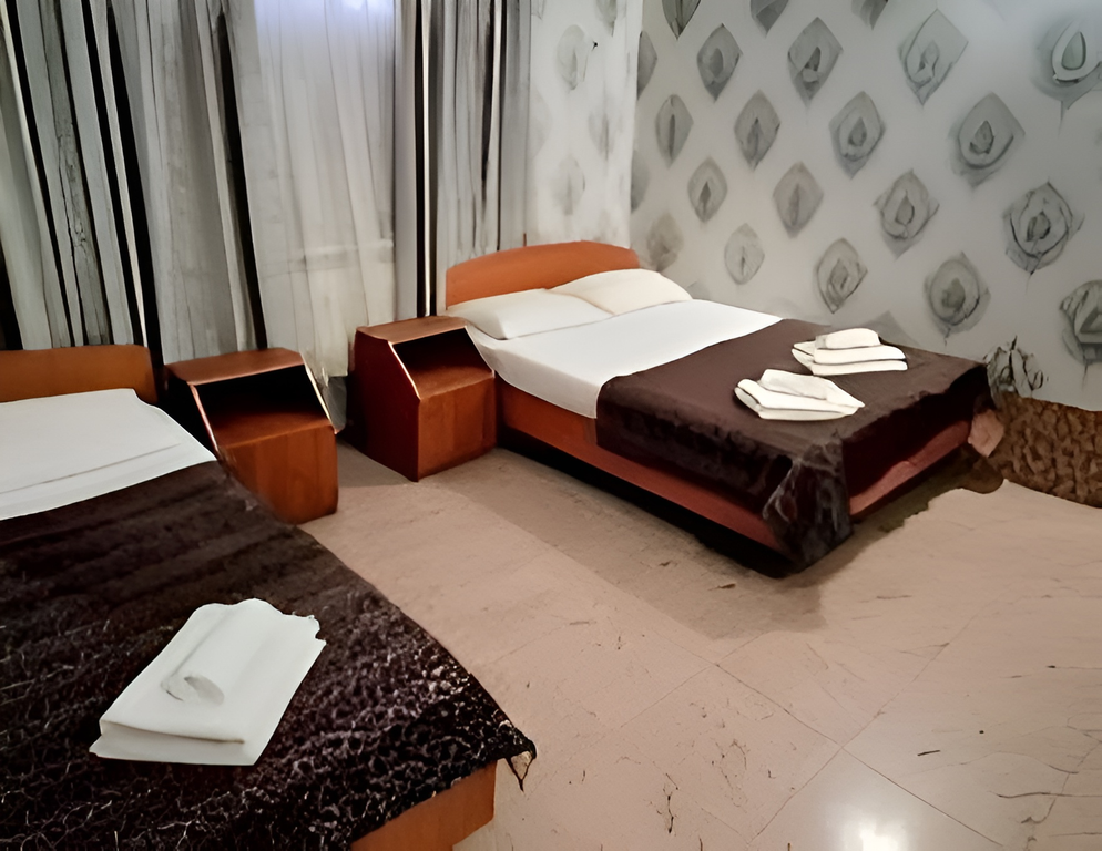 Посейдон 2 — Комната эконом трехместный в цокольном