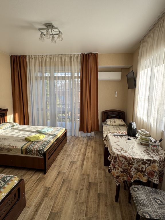 Елена — Четырёхместный номер стандарт с видом на море