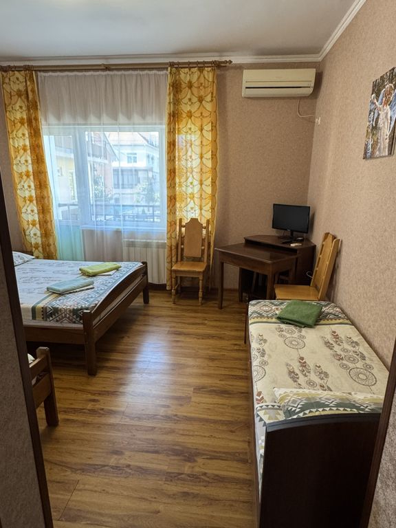 Елена — Четырёхместный номер стандарт с видом на горы