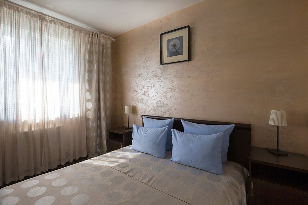 Октябрь — Апартаменты люкс 203