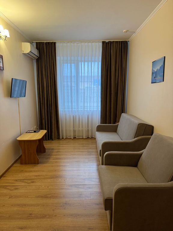 Прохлада — Семейный номер люкс с видом на город