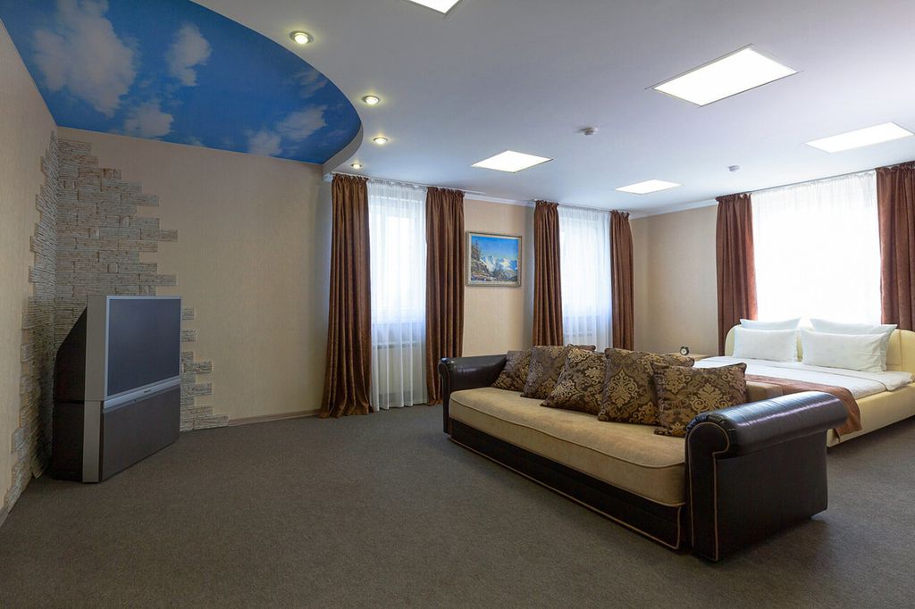 Октябрь — Апартаменты Апартаменты люкс 307