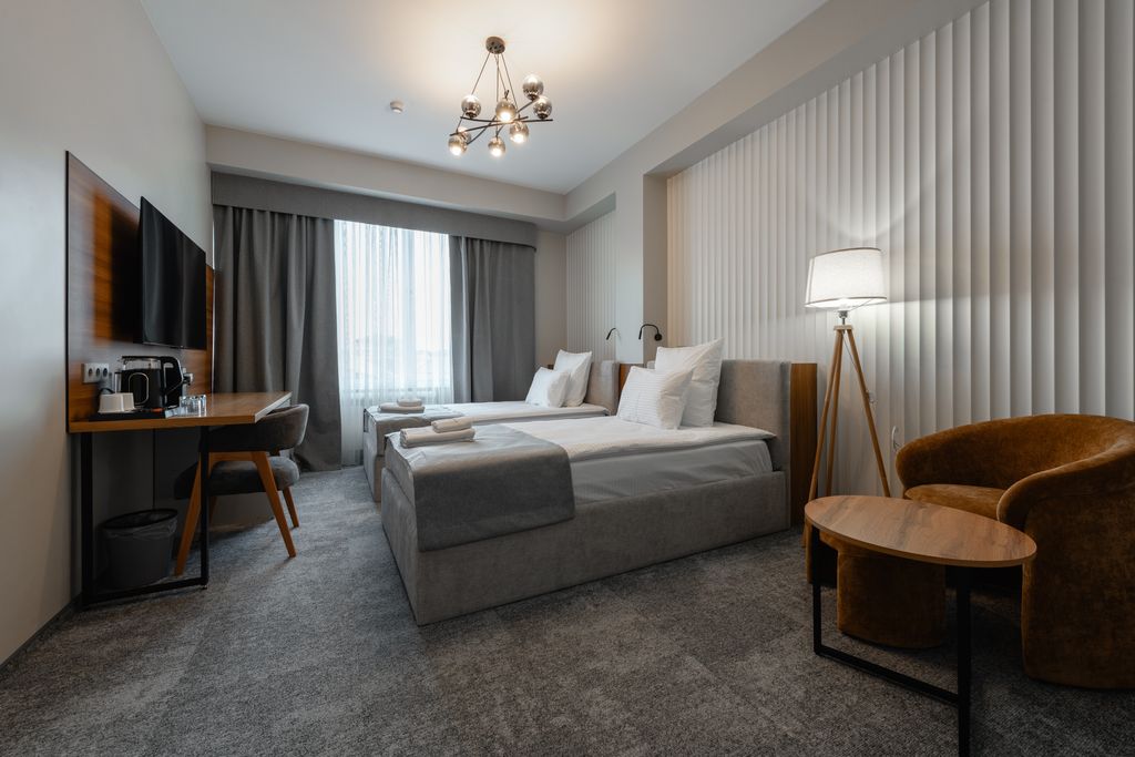 Континент — Двухместный номер с 2 отдельными кроватями люкс