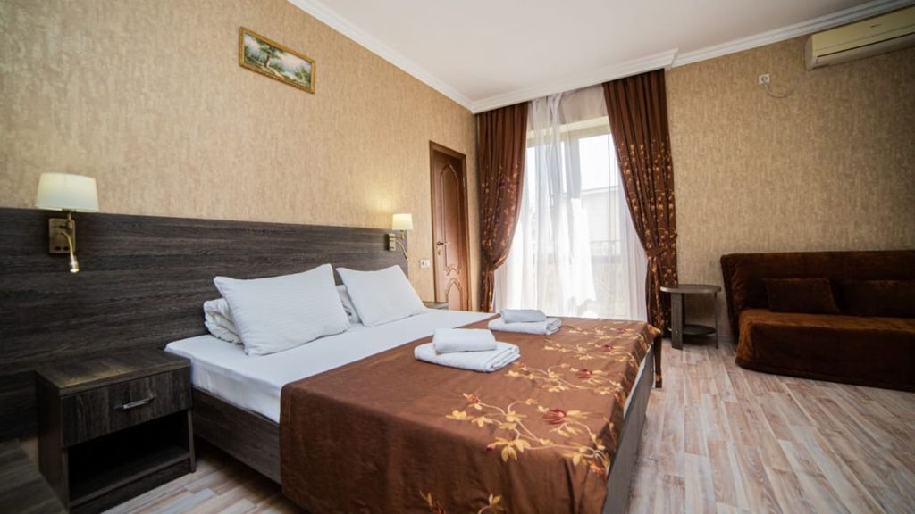 Ной — Трёхместный номер улучшенный