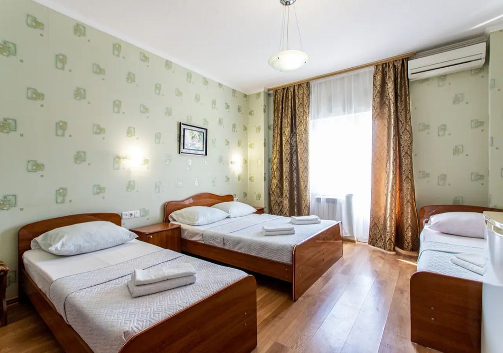 Фиеста — Комната Комфорт с балконом