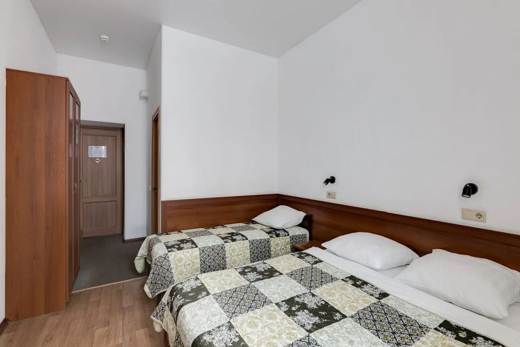 Лефорт — Семейный номер трёхместный