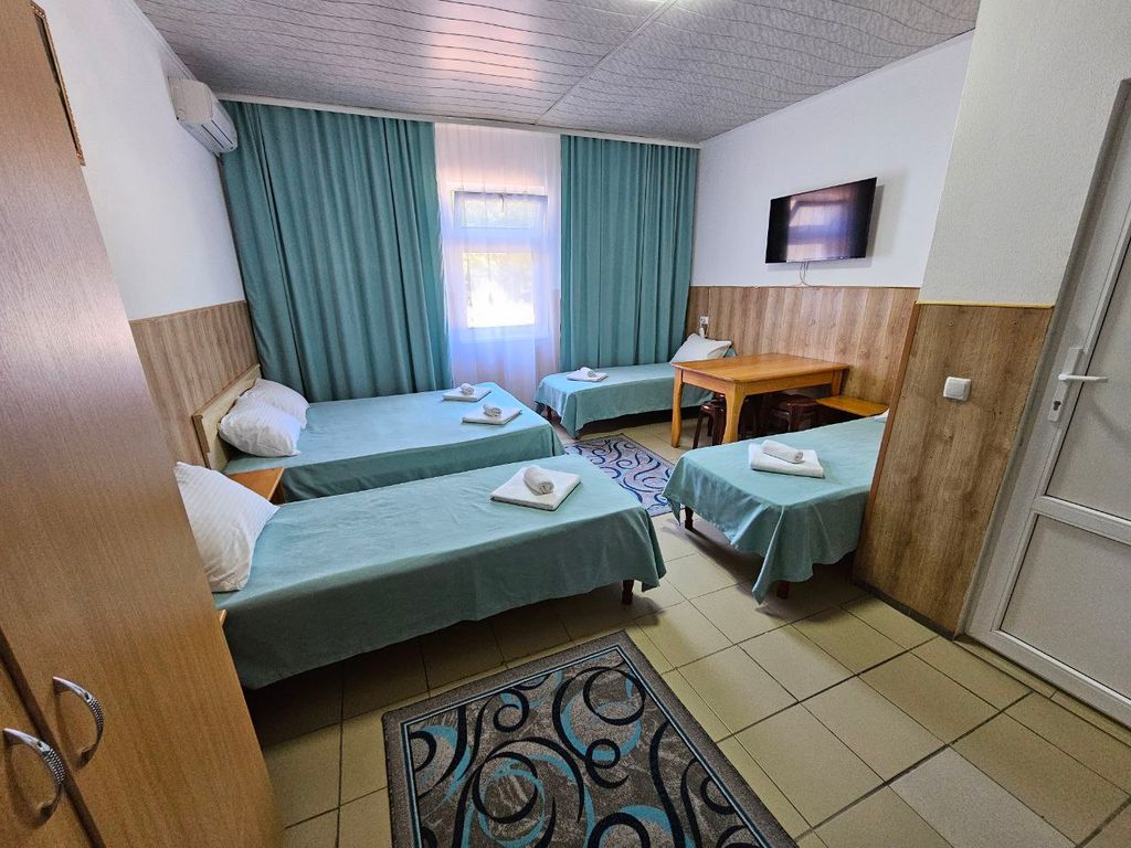 7Я — Семейный номер Семейный 5ти-местный номер стандарт 2й этаж