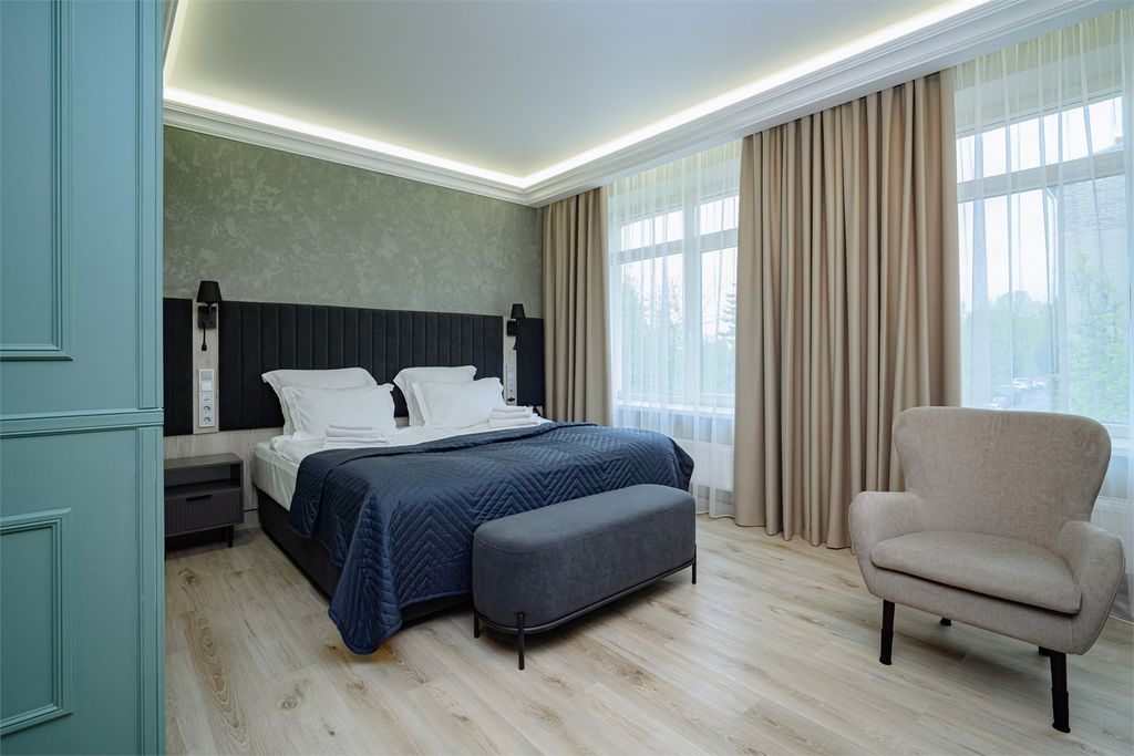 Псков — Трёхместный номер люкс