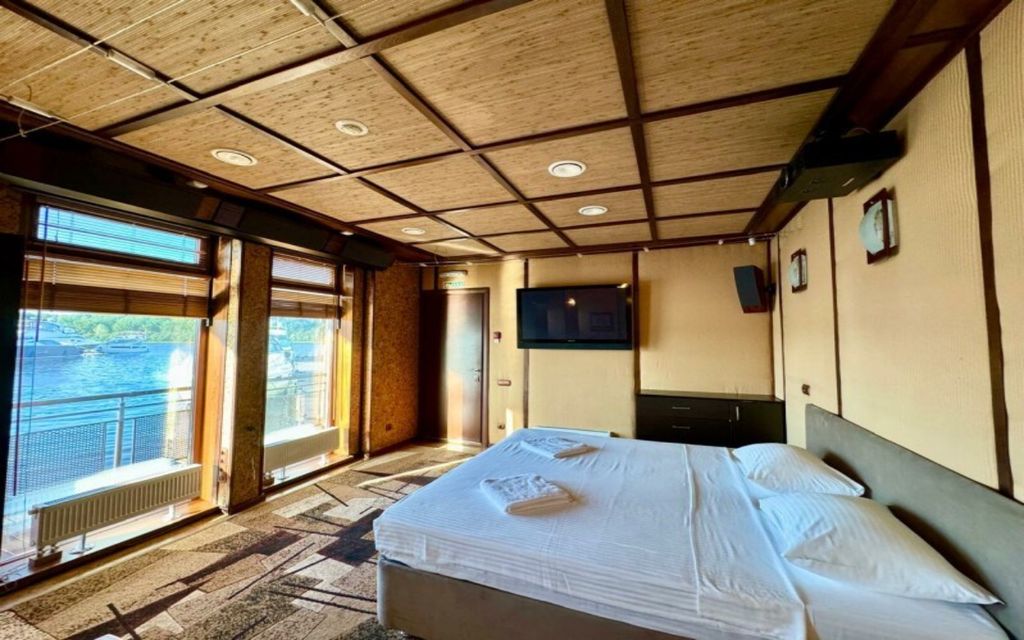 Фрегат — Четырёхместный номер каюта люкс с сауной 1-я палуба