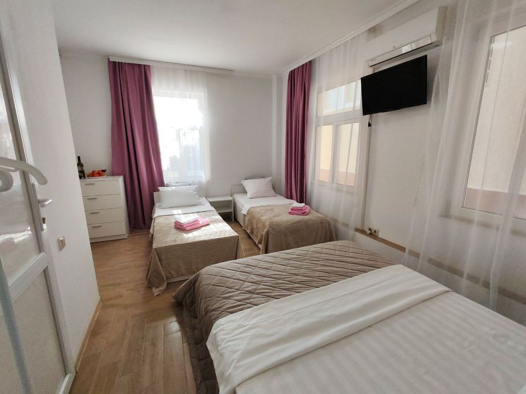 Фламинго — Четырёхместный номер Четырехместный стандарт