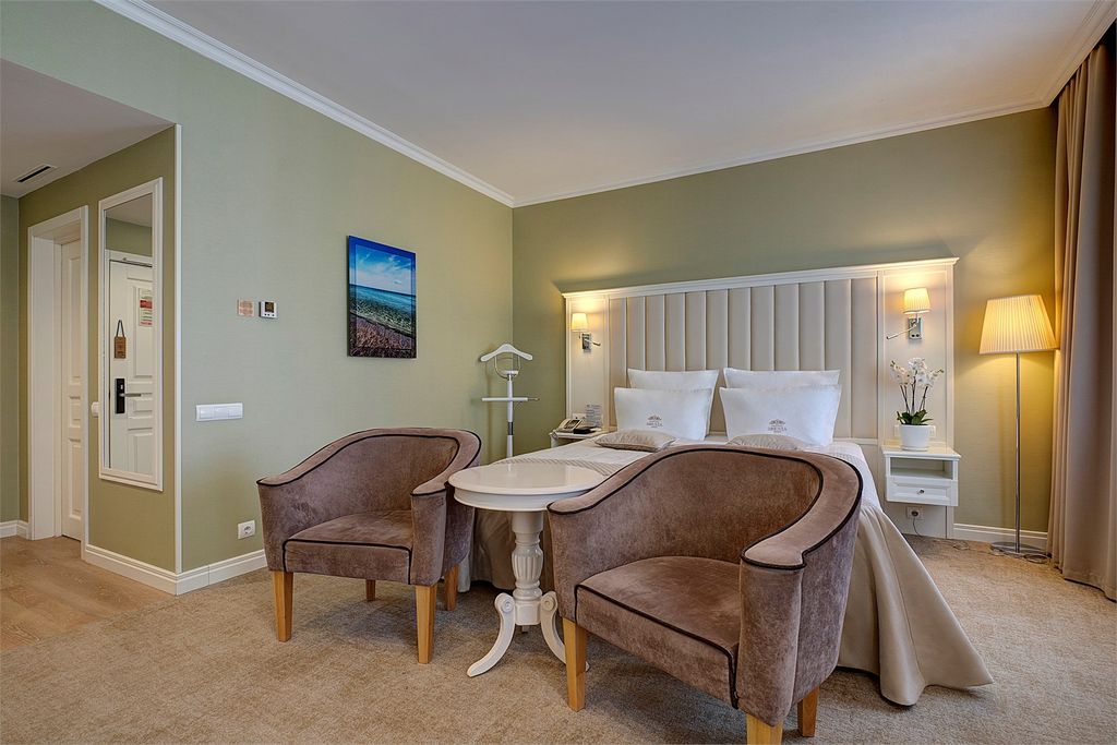 Гранд отель Звезда — Двухместный номер с 1 кроватью Джуниор Сюит (Стандартный улучшенный) от 32м2