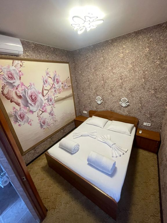 Медовая — Двухместный номер с 1 кроватью комфорт с двухспальной кроватью