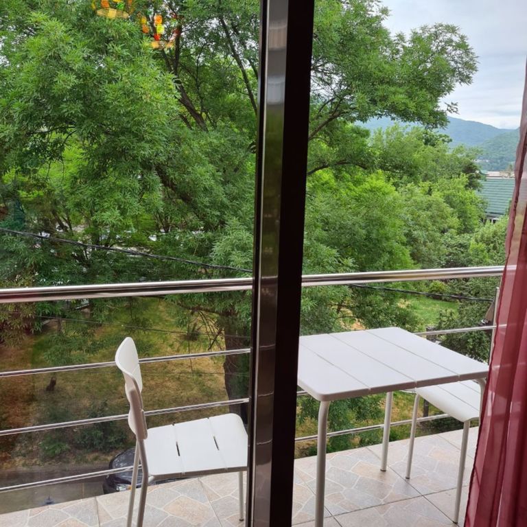 Шевченко 13/3 — Трёхместный номер эконом с балконом