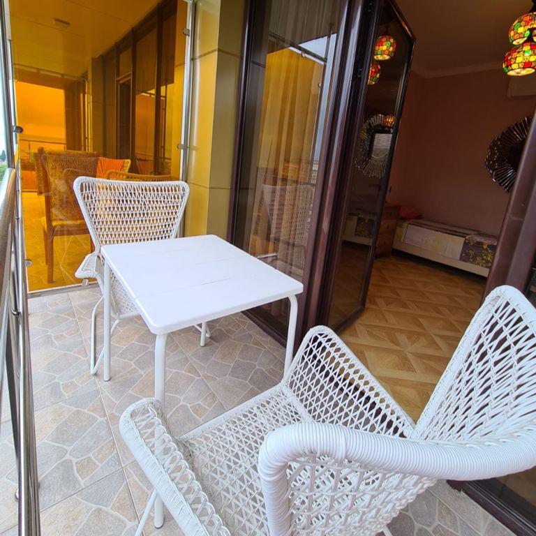 Шевченко 13/3 — Трёхместный номер Трехместный с балконом и боковым обзором на море