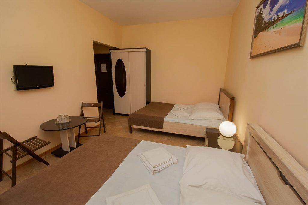 Ладья — Четырёхместный номер комфорт 1 этаж